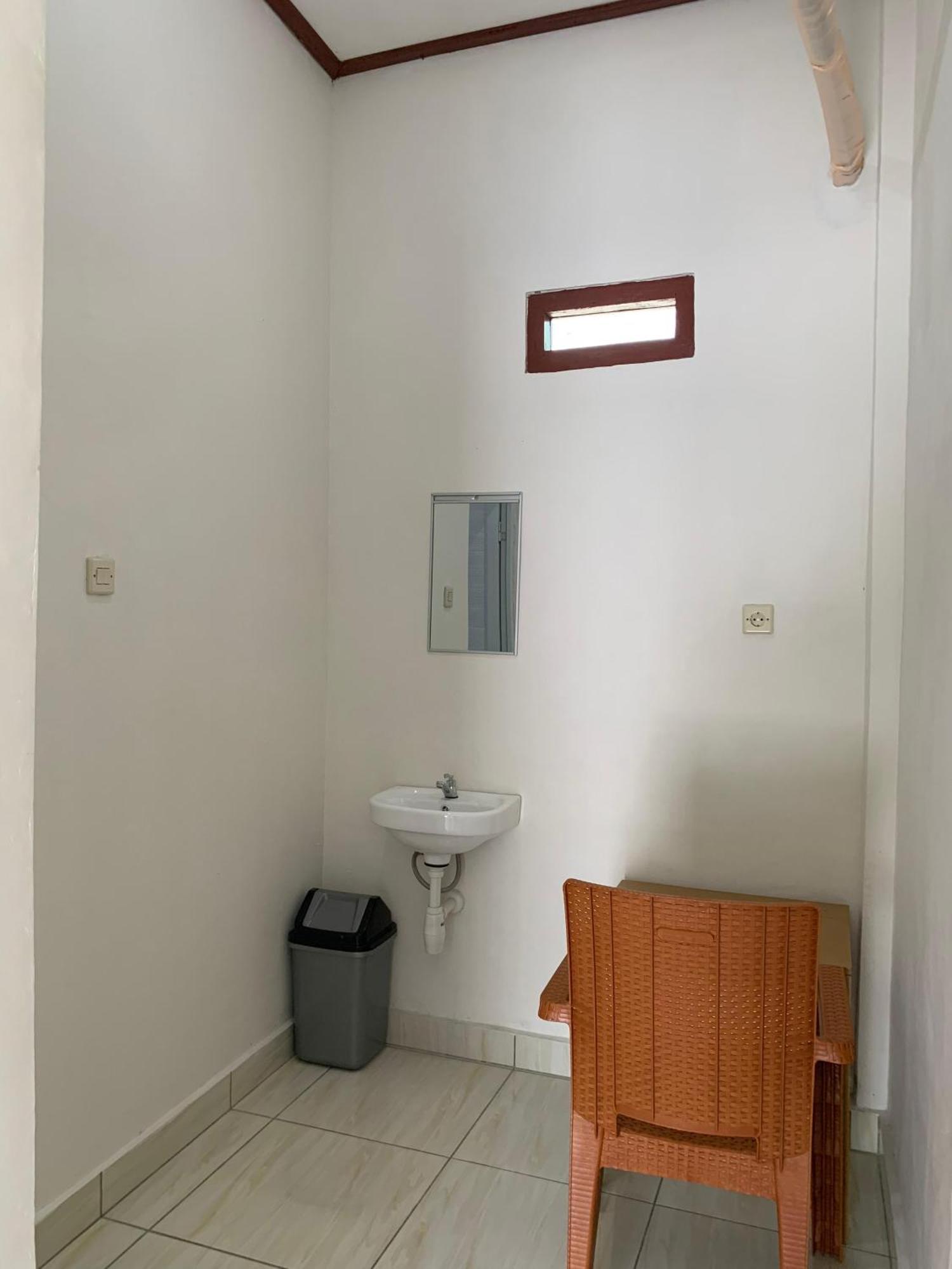 Bertus Guesthouse Labuan Bajo Ngoại thất bức ảnh