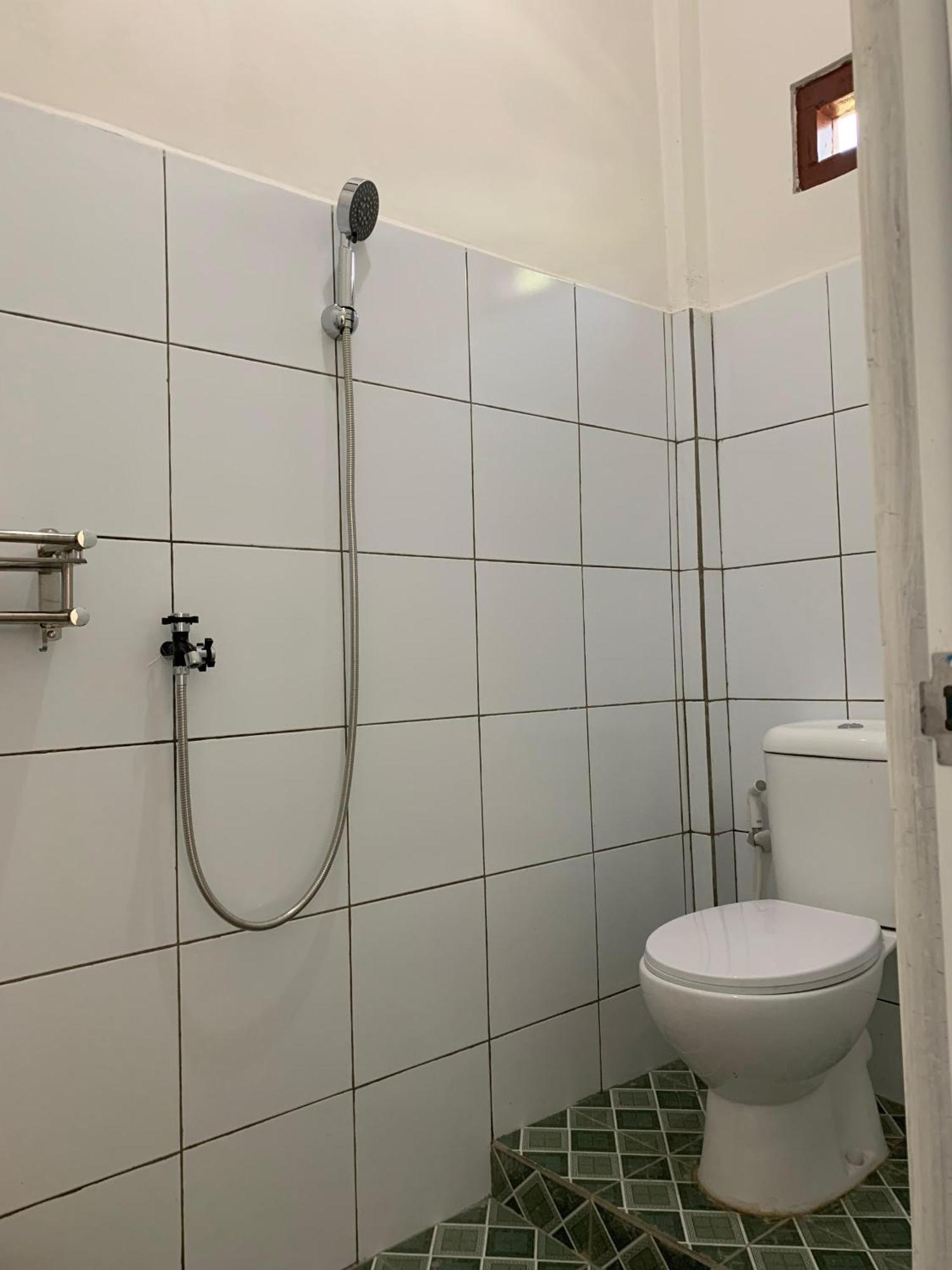 Bertus Guesthouse Labuan Bajo Ngoại thất bức ảnh